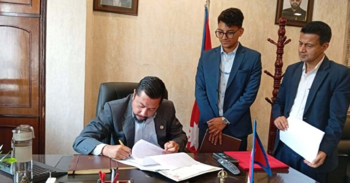 ऊर्जा क्षेत्र सुधारमा समय सीमासहित मन्त्री श्रेष्ठका ३२ बुँदे निर्देशन