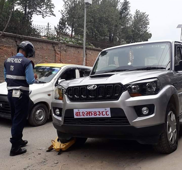 सरकारी गाडी प्रयोग गर्नेमाथि कडाइ, ६२२ वटा साधन फिर्ता