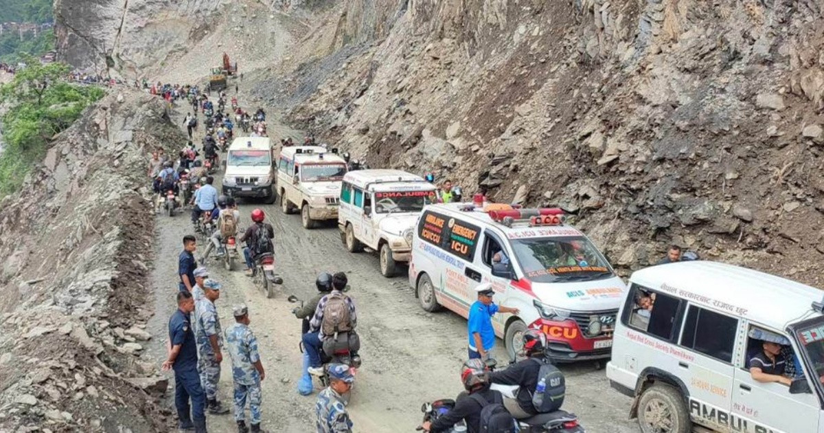 ताप्लेजुङमा मेची राजमार्ग अवरुद्ध