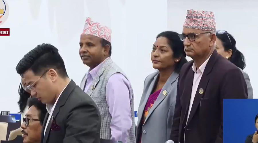विपक्षीको अवरोधपछि प्रतिनिधिसभा बैठक पुनः सुरु, फेरि तनाव