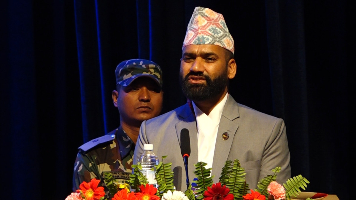 जलवायु परिवर्तनका कारण हिमाल संकटमा: पर्यटनमन्त्री पौडेल