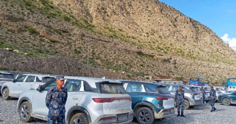 भन्सार छली गरेको आशंकामा ७ सय ७४ विद्युतीय गाडी प्रहरीको नियन्त्रणमा