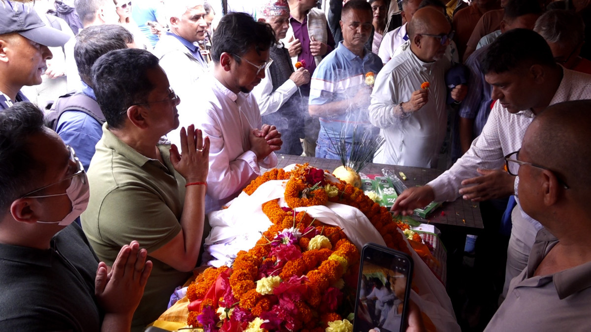 कांग्रेसका वरिष्ठ नेता श्रेष्ठको पार्थिव शरीर श्रद्धाञ्जलीका लागि सानेपामा, आजै अन्त्येष्टि गरिंदै