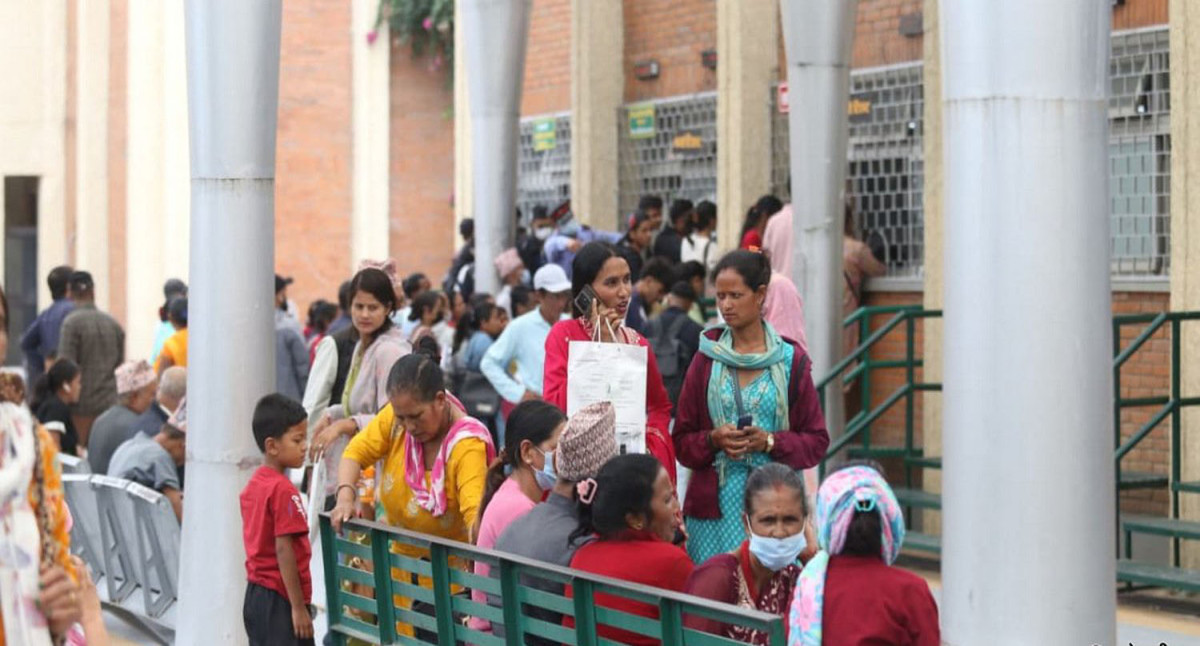 दुई दिनपछि टिचिङ अस्पतालमा ओपीडी सेवा सुचारु, बिरामीको भीड