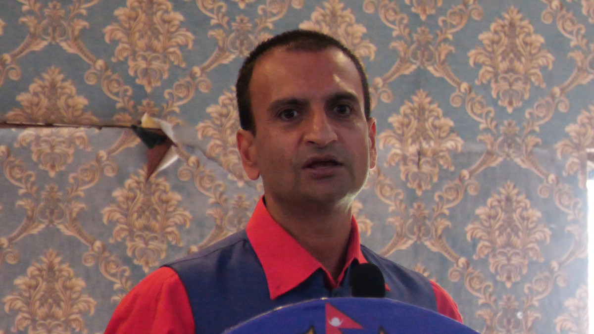 ट्राफिक प्रहरीलाई व्यवहारमा नम्रता र आर्थिक अनुशासन कायम गर्न सभापति गजुरेलकाे निर्देशन