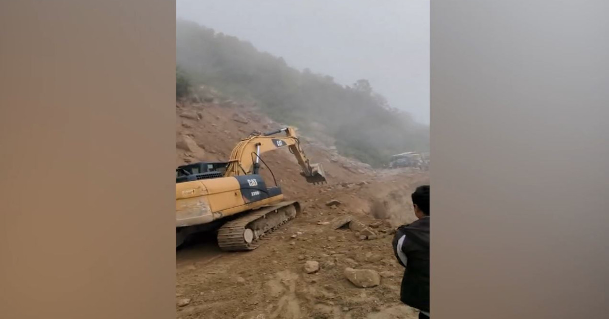 कान्ति राजमार्गको पहिरो पन्छाउने कार्य अन्तिम चरणमा पुग्याे