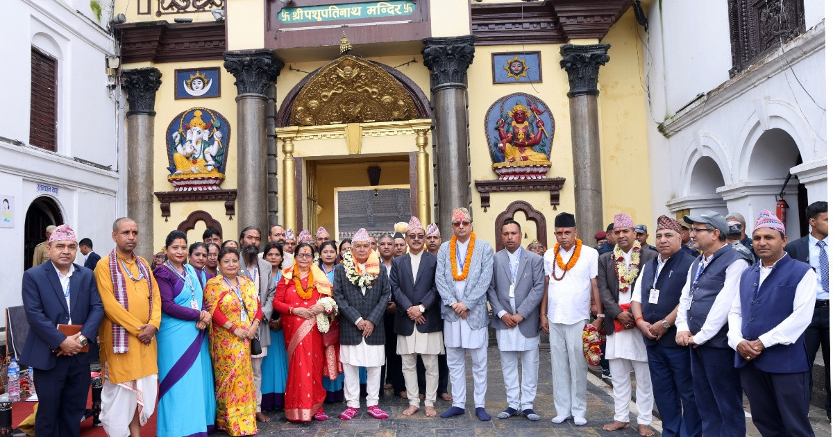 राष्ट्रपति पाैडेलद्वारा पशुपति मन्दिरमा पूजा-अर्चना