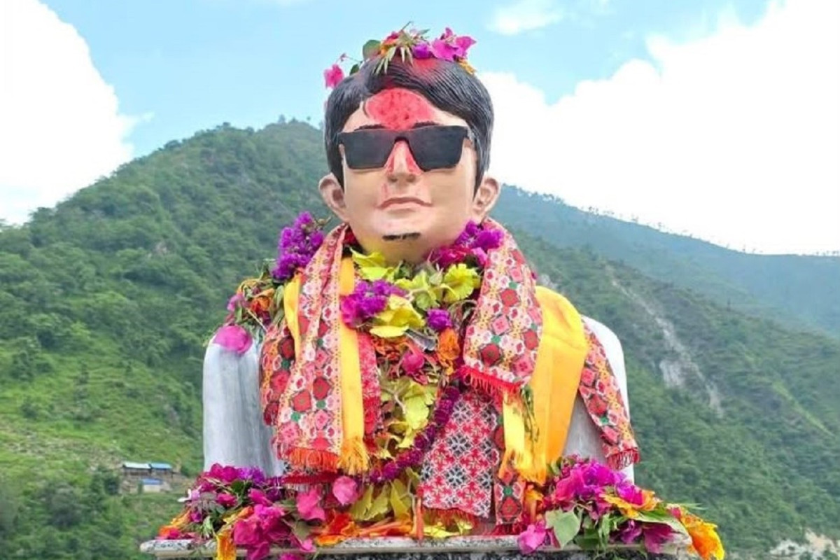 जेनजी सहिद योगेन्द्रको च्याकुटारमा शालिक अनावरण