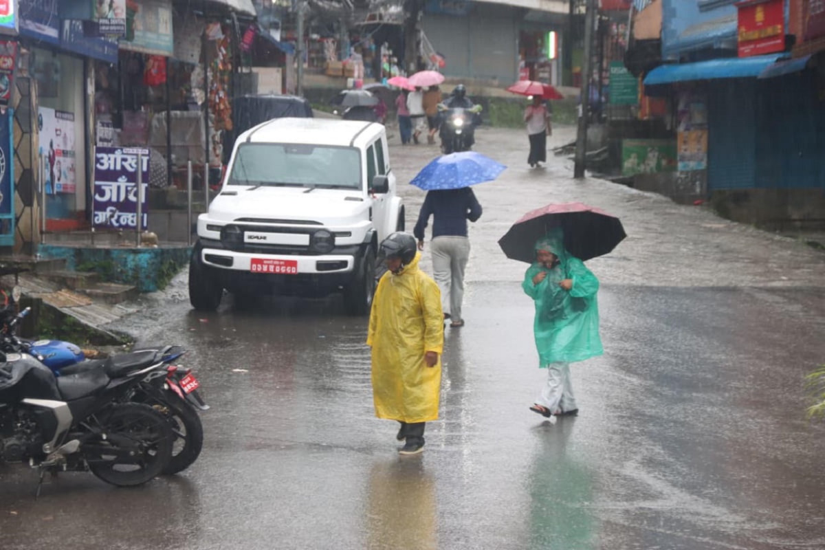 देशभर वर्षा जारी, शुक्रबारसम्म पानी पर्ने सम्भावना, शनिबारदेखि मौसममा सुधार आउने