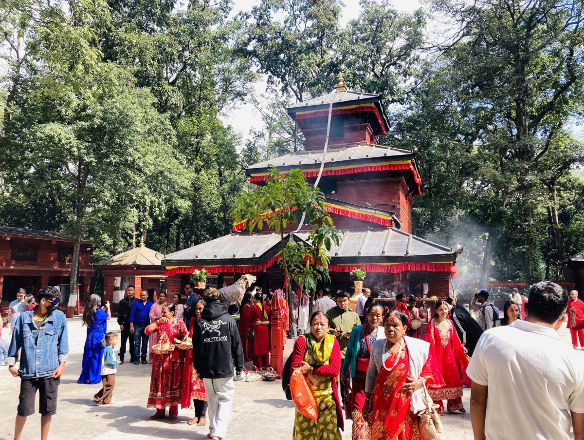 नवरात्रको सातौँ दिनः शक्तिपीठ एवं देवी मन्दिरमा भक्तजनको लाम