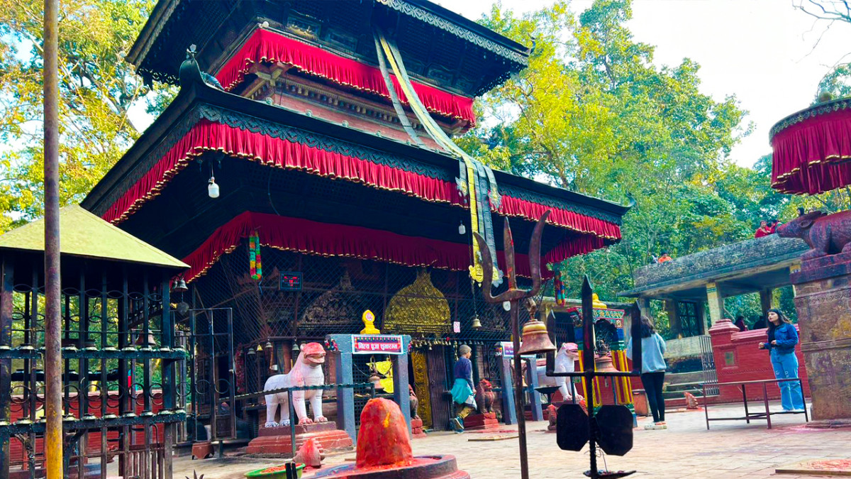 गजुर नभएको बज्रबाराही मन्दिर :आस्था, किंवदन्ती र प्रकृतिको अनौठो संगम