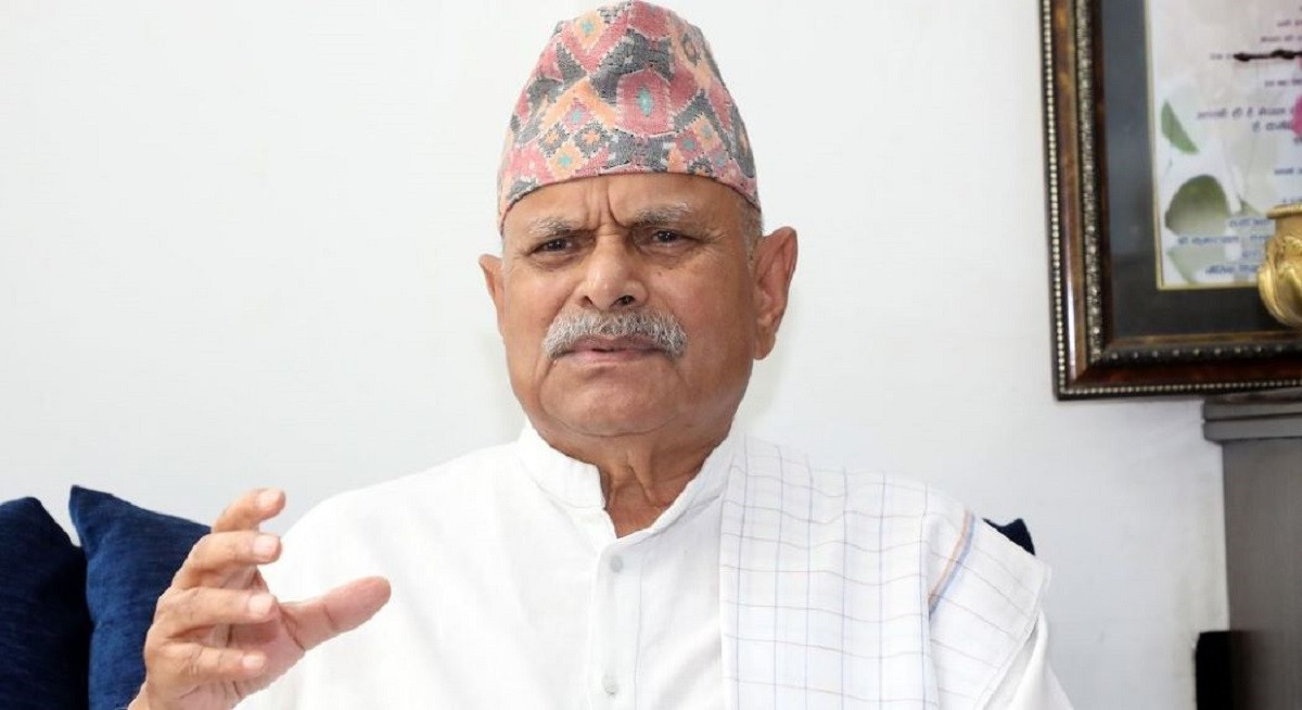 पूर्वराष्ट्रपति रामवरण यादवले पुख्र्यौली गाउँ सपही पुगेर मनाए दसैँ