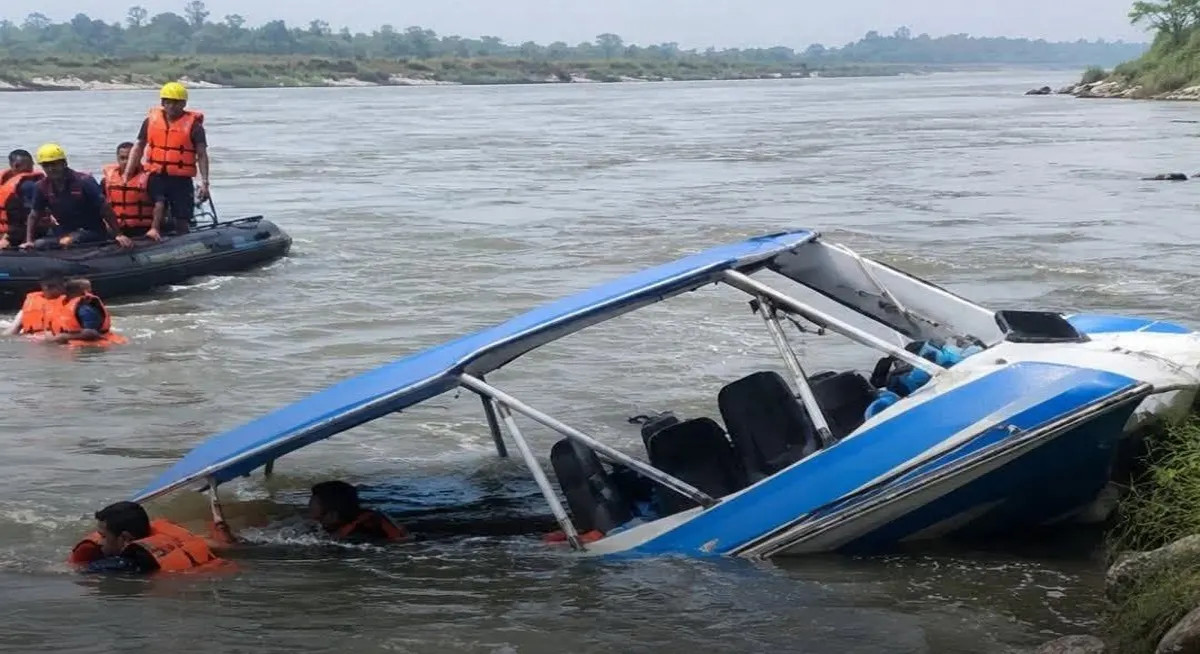 सप्तकोशी डुङ्गा दुर्घटना ः तीन बेपत्ताको खोजीमा गोताखोर परिचालन